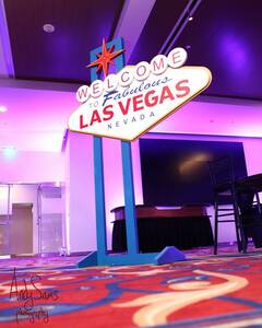 9ft Tall Las Vegas Sign Prop Casino Theme rental Miami-Ft. Lauderdale, FL